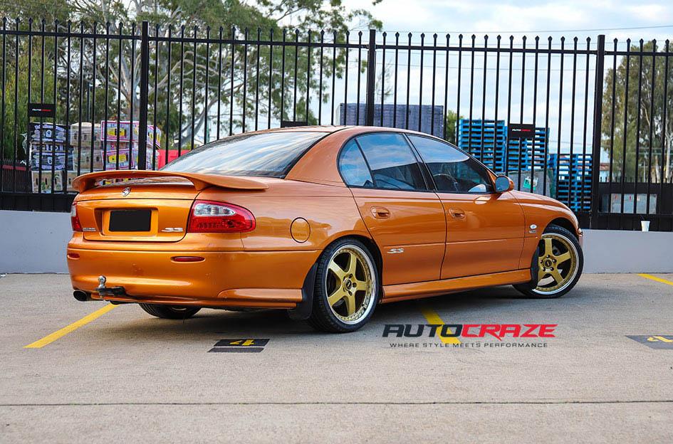 HOLDEN-COMMODORE-FR